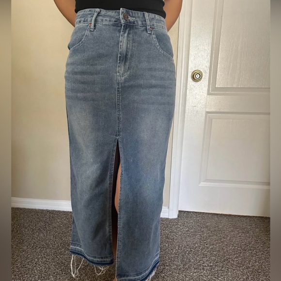 Dresses & Skirts - 🔴3/25$ Denim Midi Skirt with Front Slit